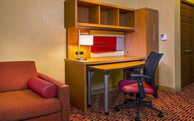 Sonesta Simply Suites Falls Church