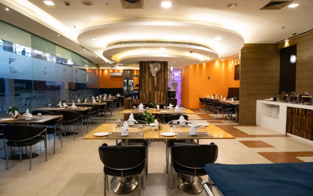 Hotel Hyphen Premier Meerut