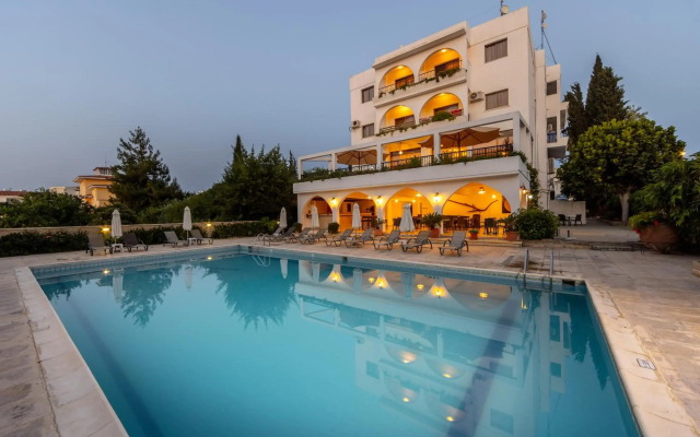 Stephanos Hotel Apts