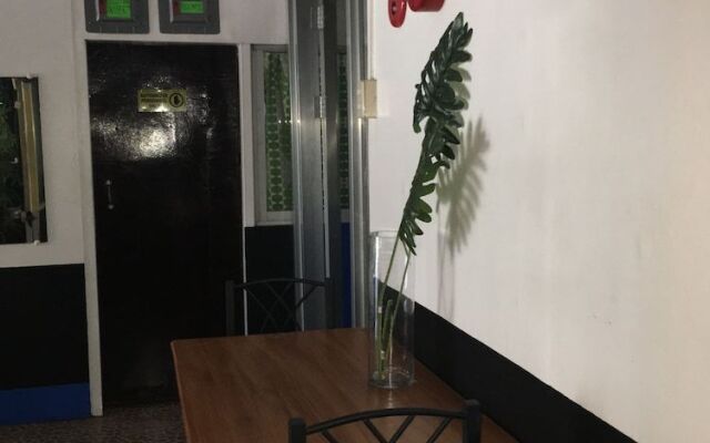 Mimi's Travelers Suites