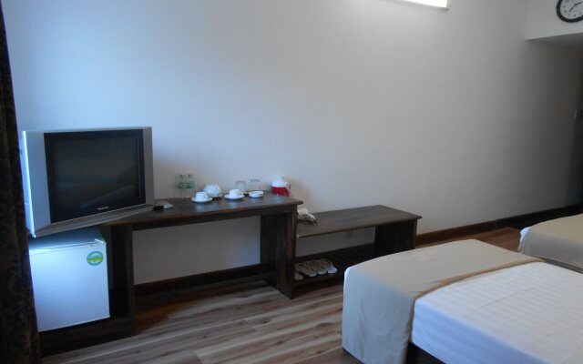 Yasaka Huong Sen Restaurant & Hotel