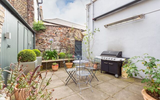 James Joyce Suite - hiphipstay