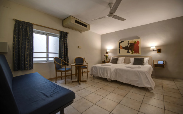 Sliema Chalet Hotel