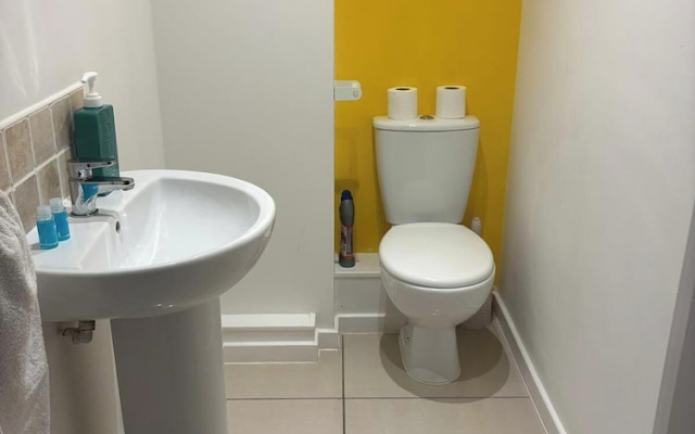 Elegant 2-bed Home - Prime City Centre Location