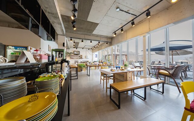 Hongcheon La Defense Pension