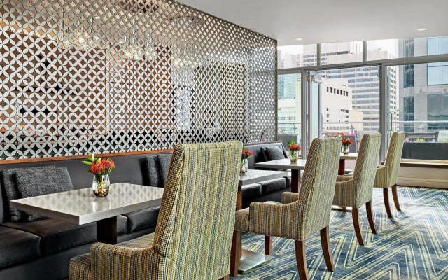 Sheraton Suites Calgary Eau Claire