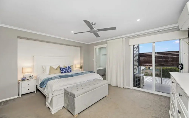 Shelly Beach Serenity