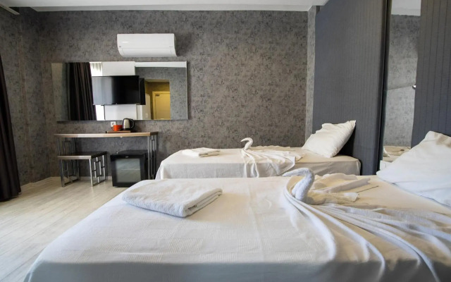 Emilia Hotel