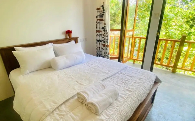 Jungle Beach Hostel