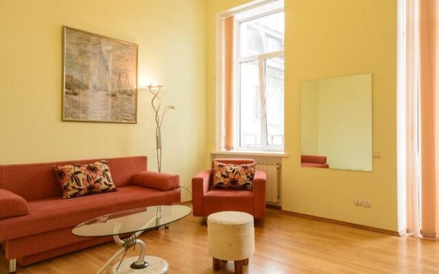 Muzeyniy Lane Kiev Apartment
