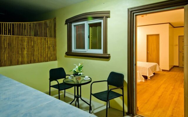 D' Galaxy Hotel & Restaurant