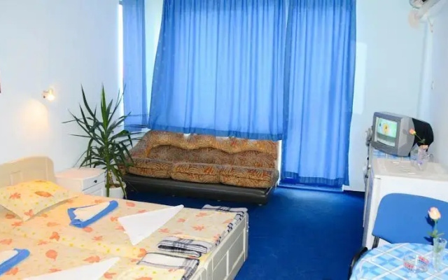 Andi Hotel