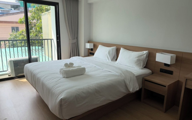 611 Hotel