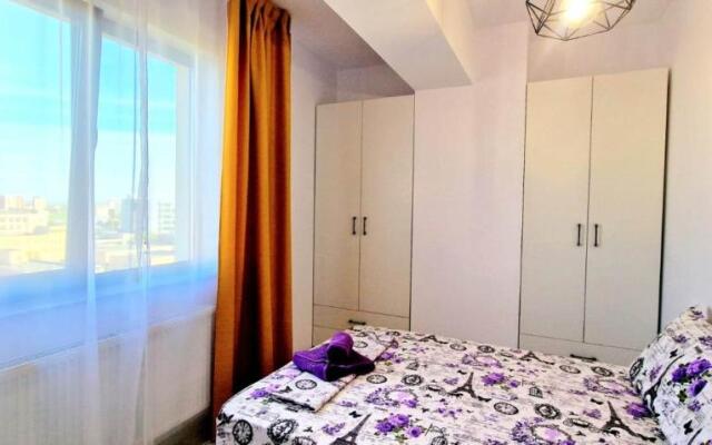 Evelyn Modern Apartment near Palas