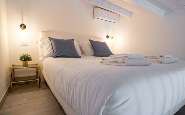 Piccola Luna Cozy Home