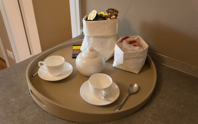 Como Lake Suites