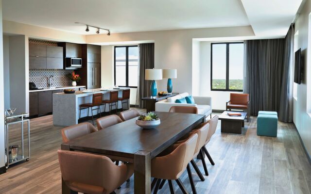 THesis Hotel Miami Coral Gables, Curio Collection by Hilton