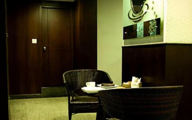 OYO 461 New Rainbow Business Hotel