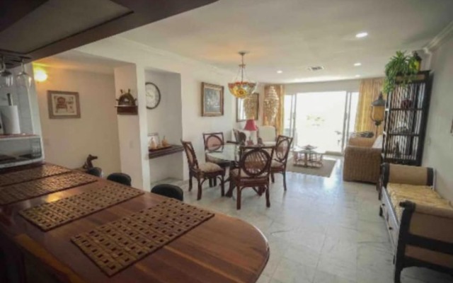 Apartamento con Playa Privada en Sunrise