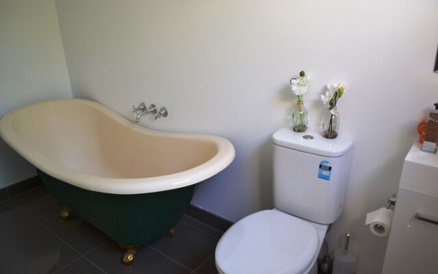 Healesville Garden Accommodation — The Grand Hotel