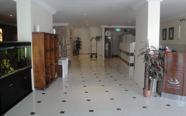 Marina Royal Hotel Suites