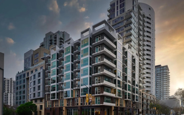 Sentral Gaslamp Quarter