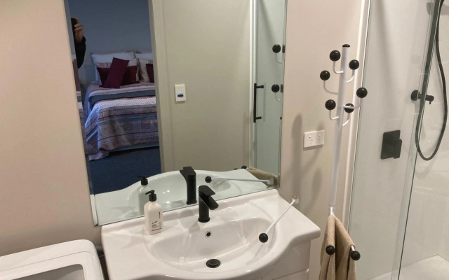 Cambridge Te Awa Rivertrail BnB