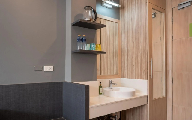 iCheck inn Gems Center Silom