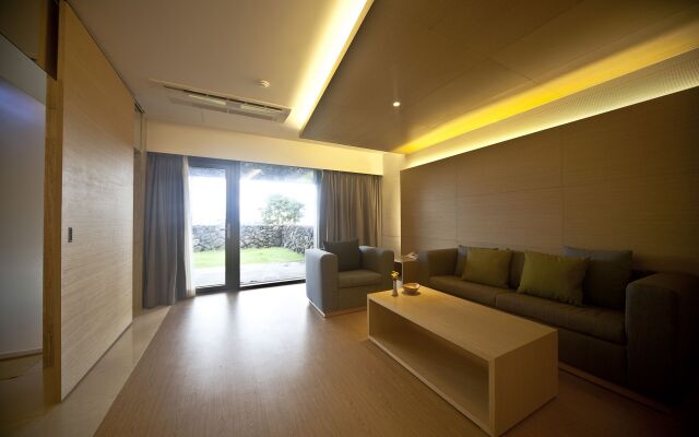 Luston Villa & Hotel