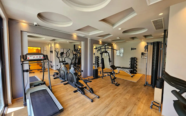 Petousis Hotel & Suites
