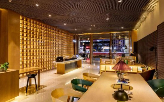 Shenzhen North Railway Station RANZ Hotel