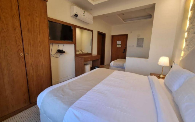 Avene Hotel