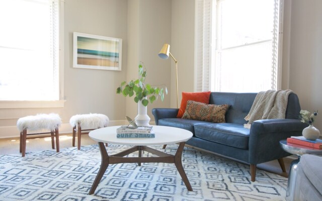 Chic Gaslamp Quarter Suites by Sonder