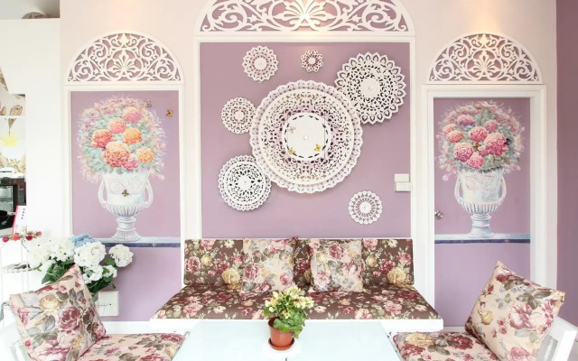 Ratchiangsaen Flora House
