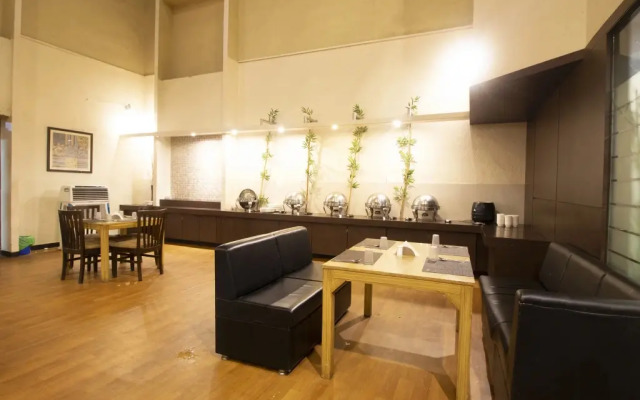 Shree Omkar Executive by OYO Rooms