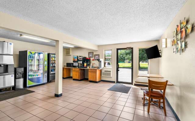 Americas Best Value Inn Decatur, IL