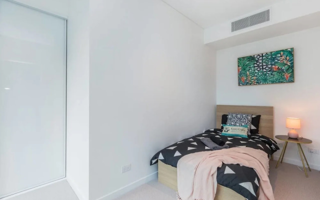SKY Heart of BNE City 2bed APT Pool& Gym Qbn222-18