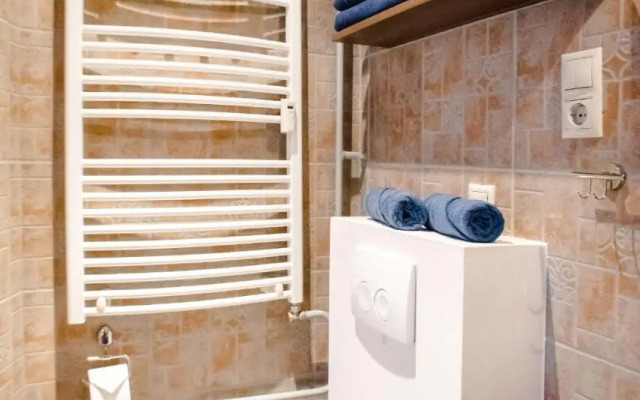 Indigo Apartment With Free Parking