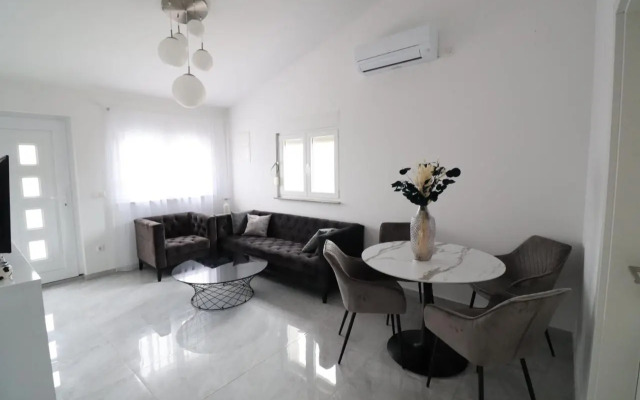 Vrsi Apartments