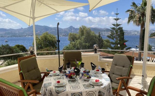 Farrys Boutique Hotel and Beach Club