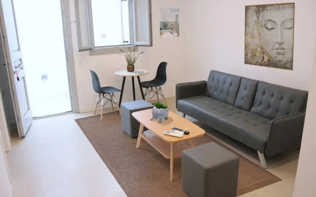 Assyr C - Santorini Cozy Retreat