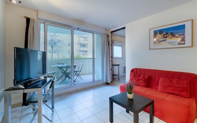 2 Room With Terrace in la Timone