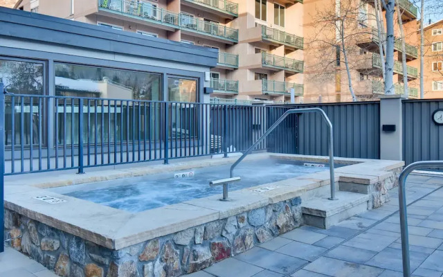 Westwind 303 1BD 1BA Plat. Condo