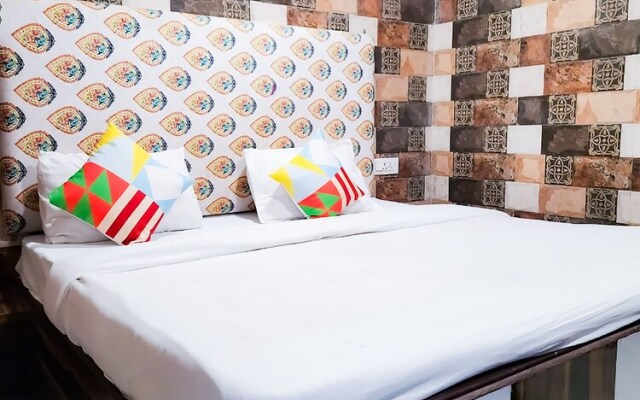 Roomshala 122 Hotel park view