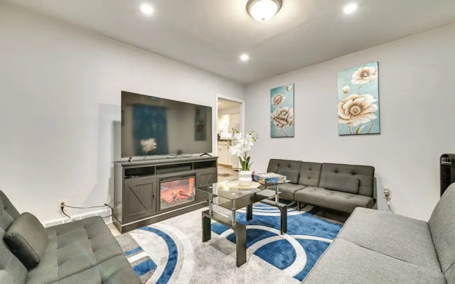 Walk to Local Eats! Updated Schenectady Apartment