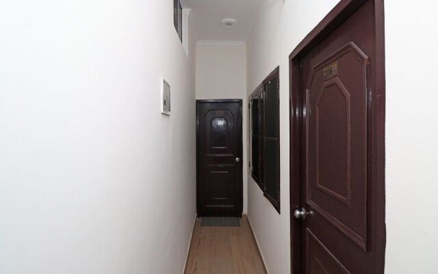 OYO 24700 Hotel Mahalaxmi Palace