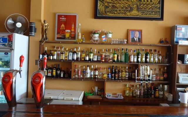 KONG Bar & Guesthouse