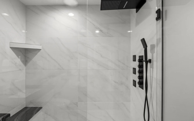 Montecito Luxe 3-villa Retreat w Pool Courtyard