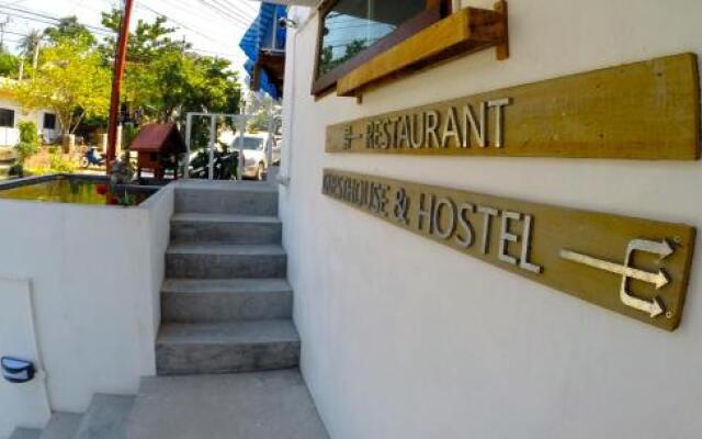 Neptune Guesthouse, Hostel and Restaurant