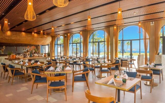 Wyndham Hoi An Royal Beachfront Resort & Villas